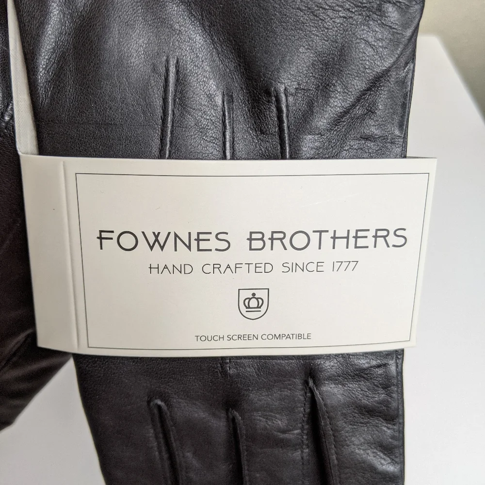 NWT Fownes brothers black leather gloves (m)